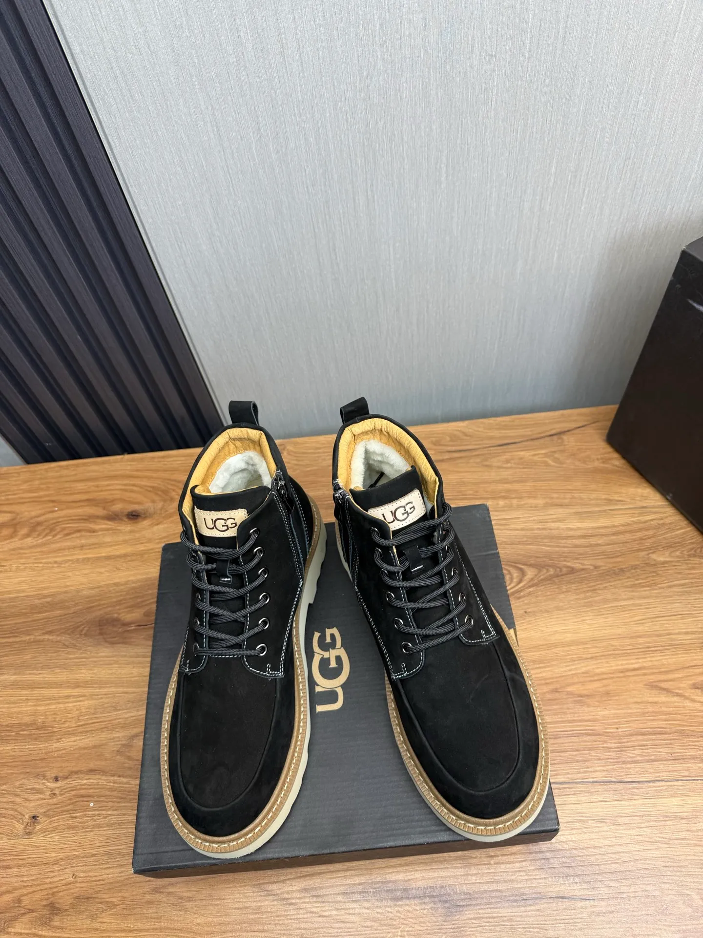Factory price 640💰 [UGG] Men's hot winter warm boots🐑Simple and fashionable design, cowhide➕comfortable and warm wool lining. Soft and comfortable to wear, good warmth retention, and excellent foot feel. Regular size 38-45